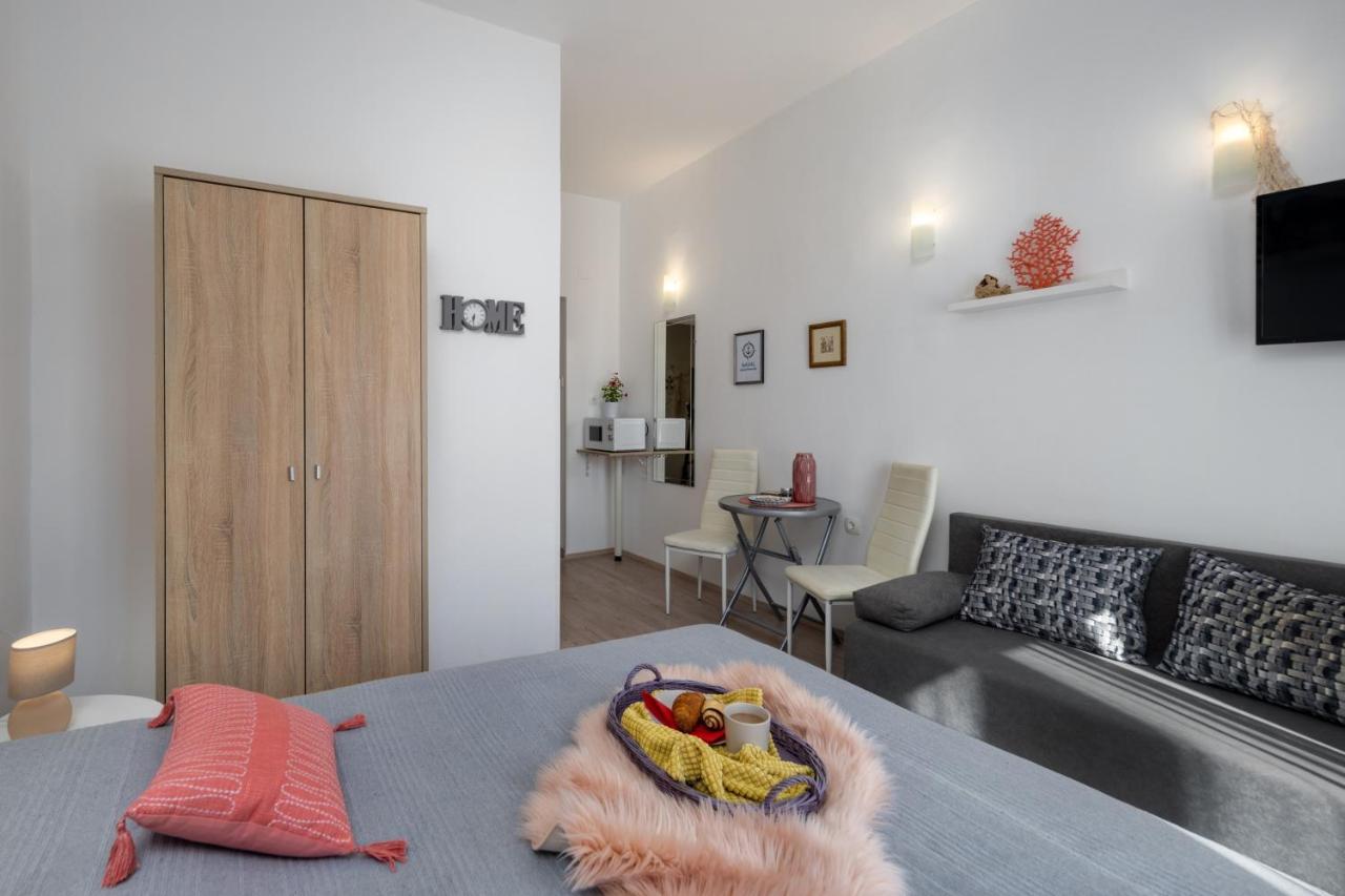Naval Studio Apartment غييكا المظهر الخارجي الصورة