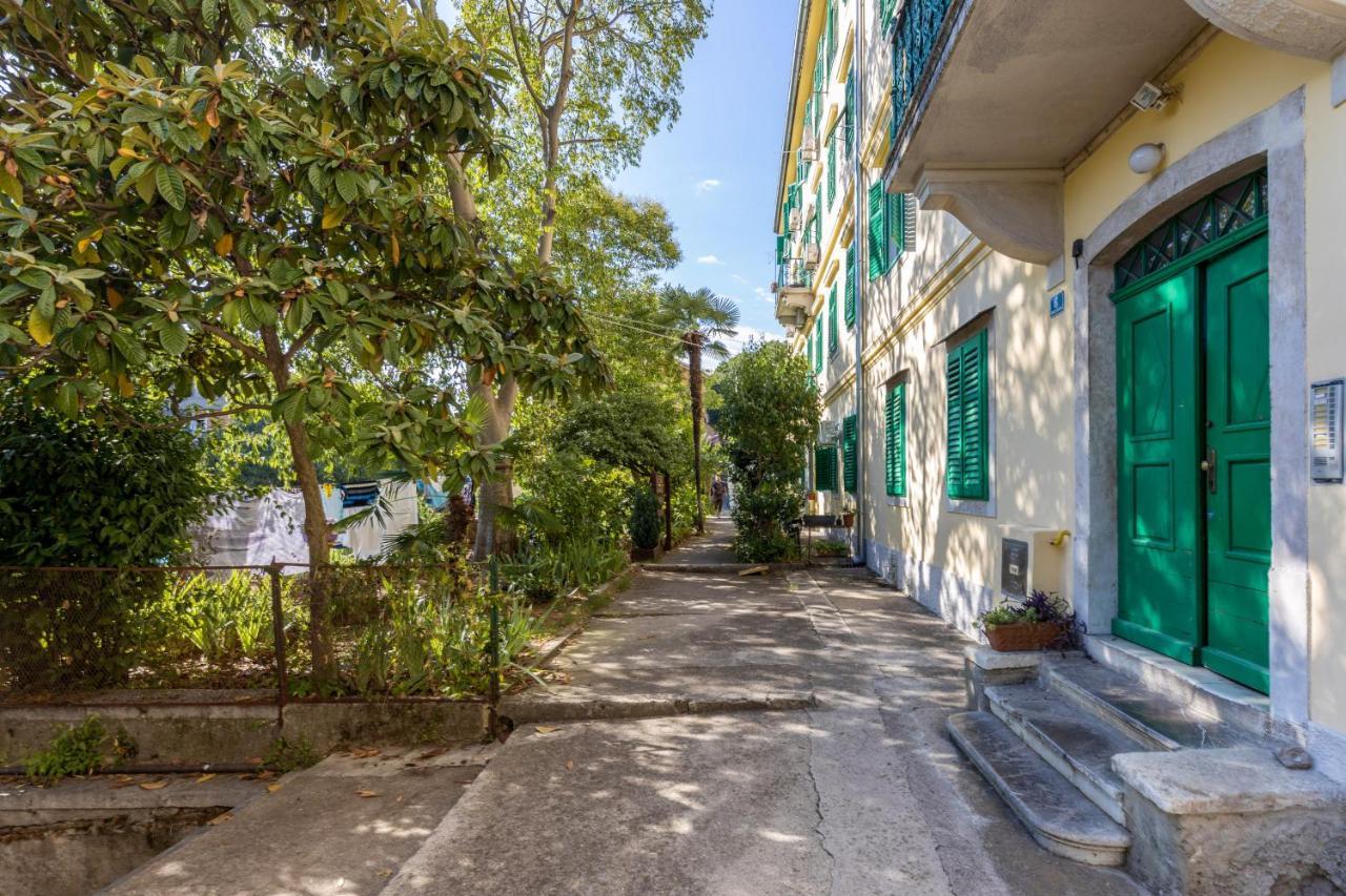 Naval Studio Apartment غييكا المظهر الخارجي الصورة